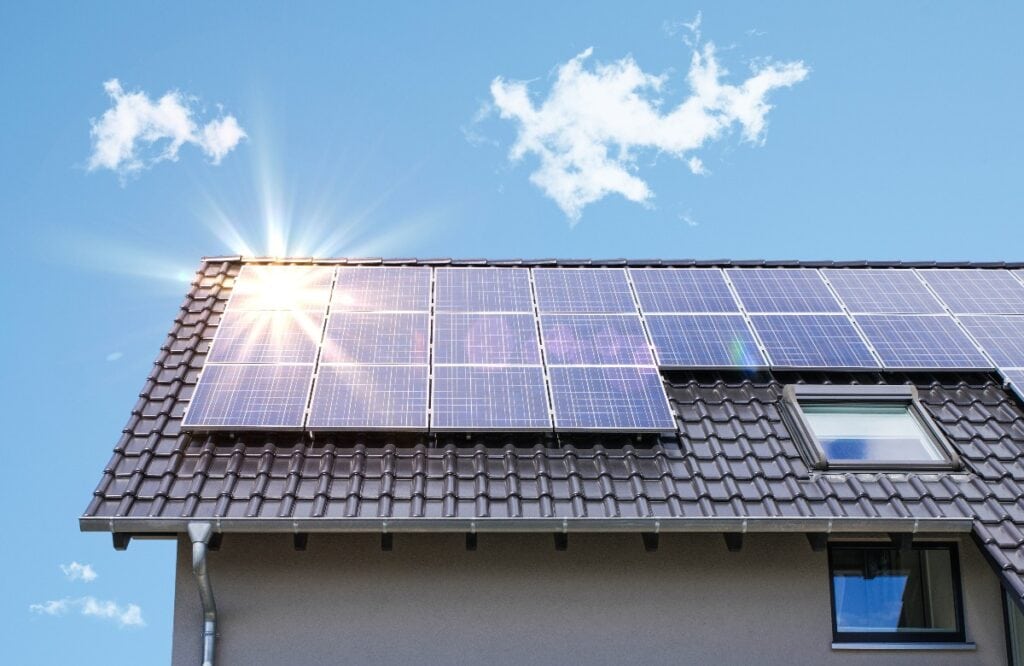 Photovoltaik paneele auf dem dach